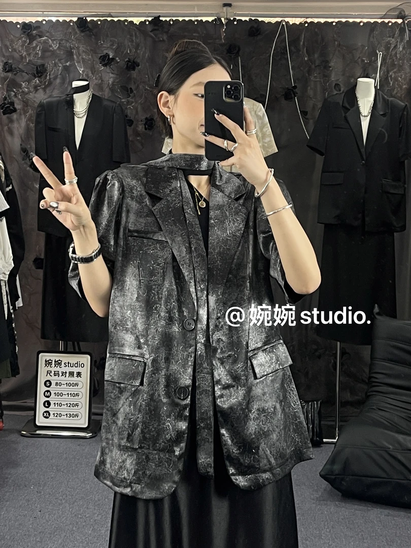 【婉婉studio】短袖西服领缎面肌理感泡泡袖设计款宽松气质上衣外套