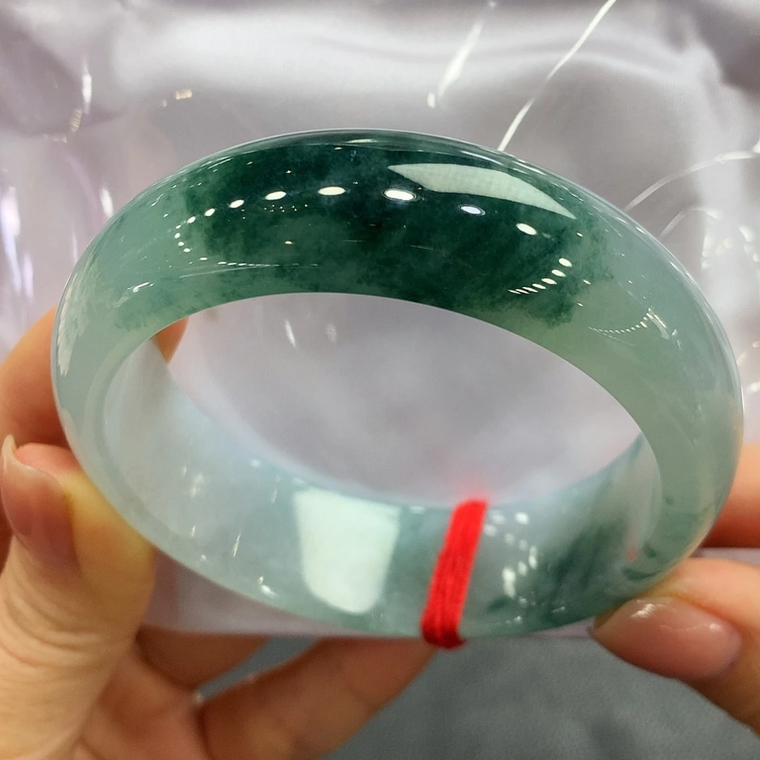 翡翠未镶嵌手镯60轮胎两天鉴赏