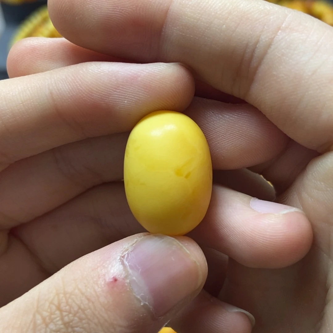 未镶嵌琥珀珠宝奇石