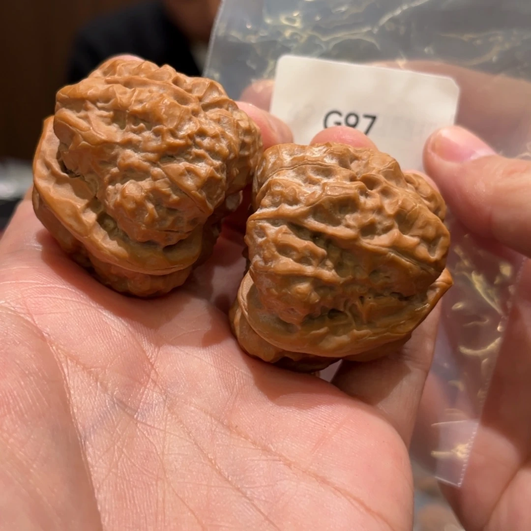 文玩核桃吊坠G97 高尖龙蟾40尺