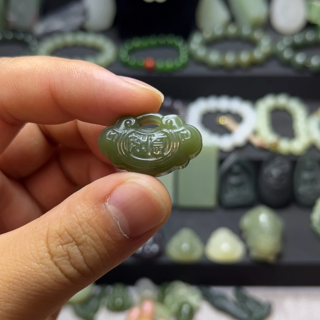 颈饰未镶嵌和田玉