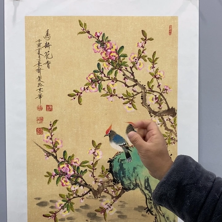 手绘作品等多种形式进行
