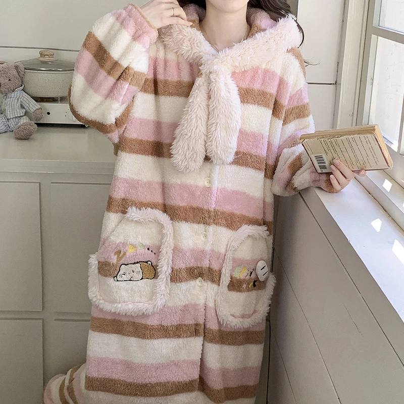 冬季法兰绒睡袍女生睡衣加厚保暖可爱猫咪连帽家居服女浴袍可外穿