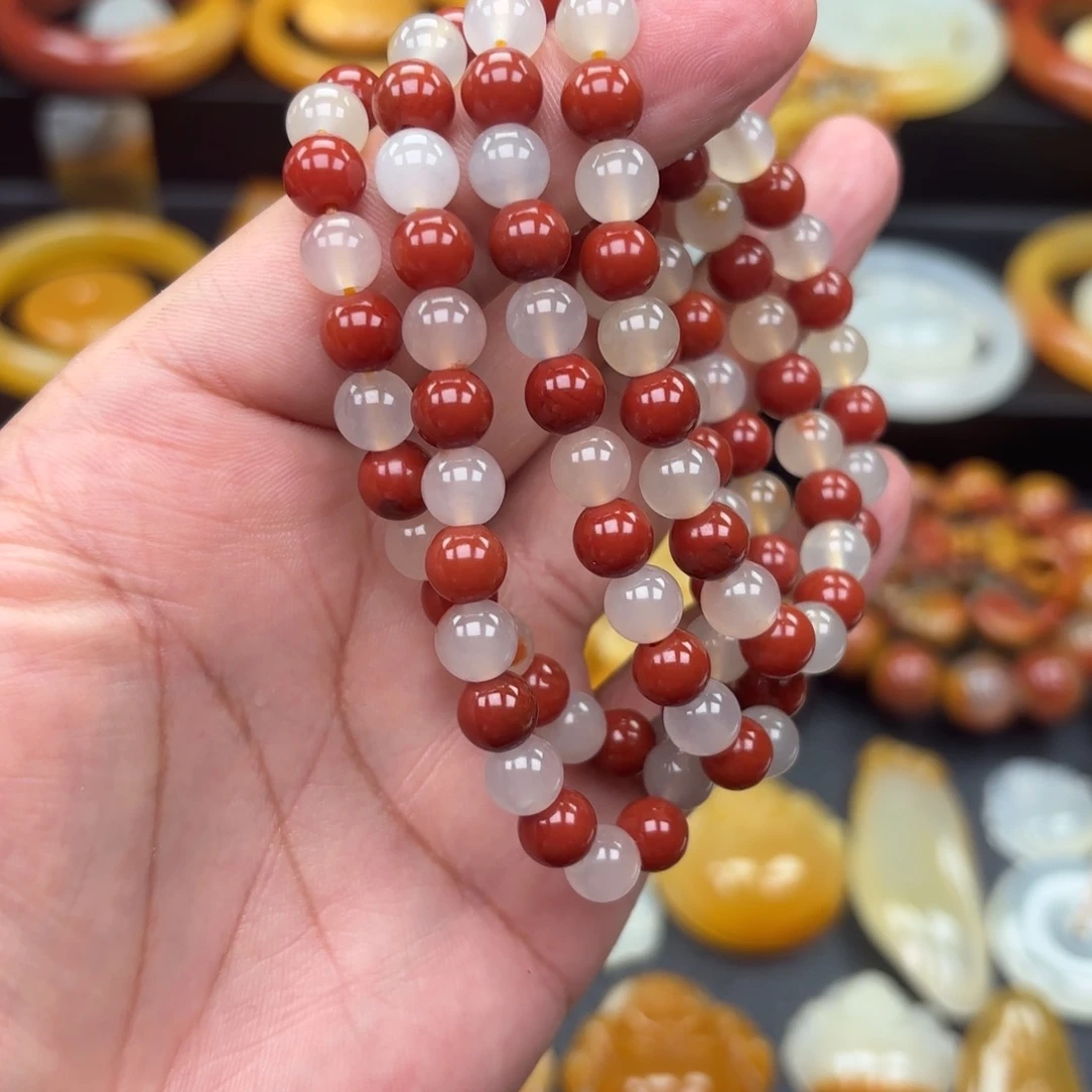 石英质玉（黄龙玉）未镶嵌颈饰