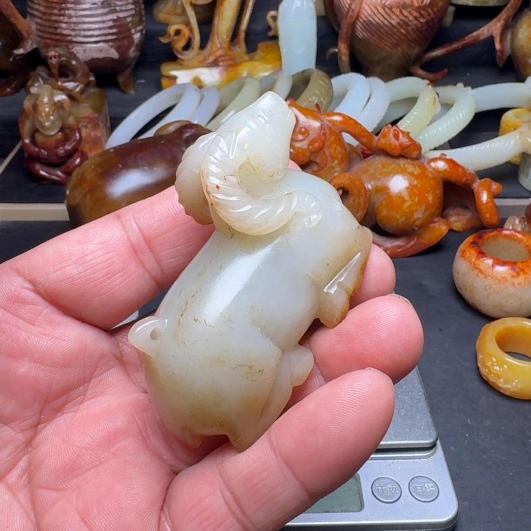 和田玉挂件未镶嵌才****）