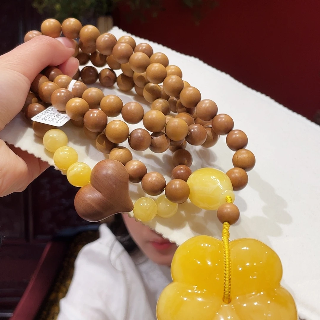 蜜蜡未镶嵌颈饰蜜蜡