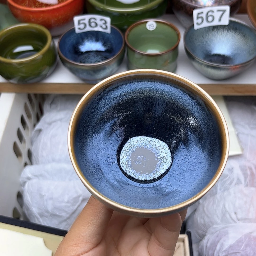 茶盏陶瓷他超级显腿长