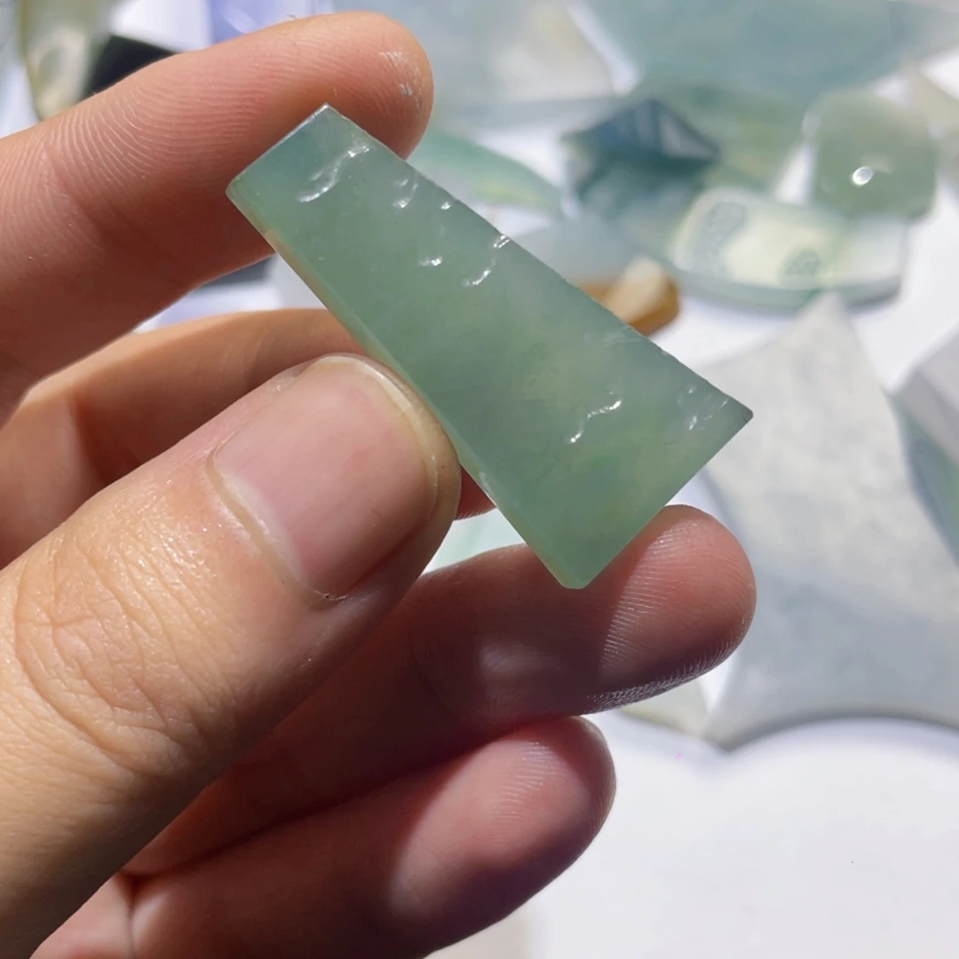 翡翠未镶嵌颈饰定制翡翠未镶嵌不包工