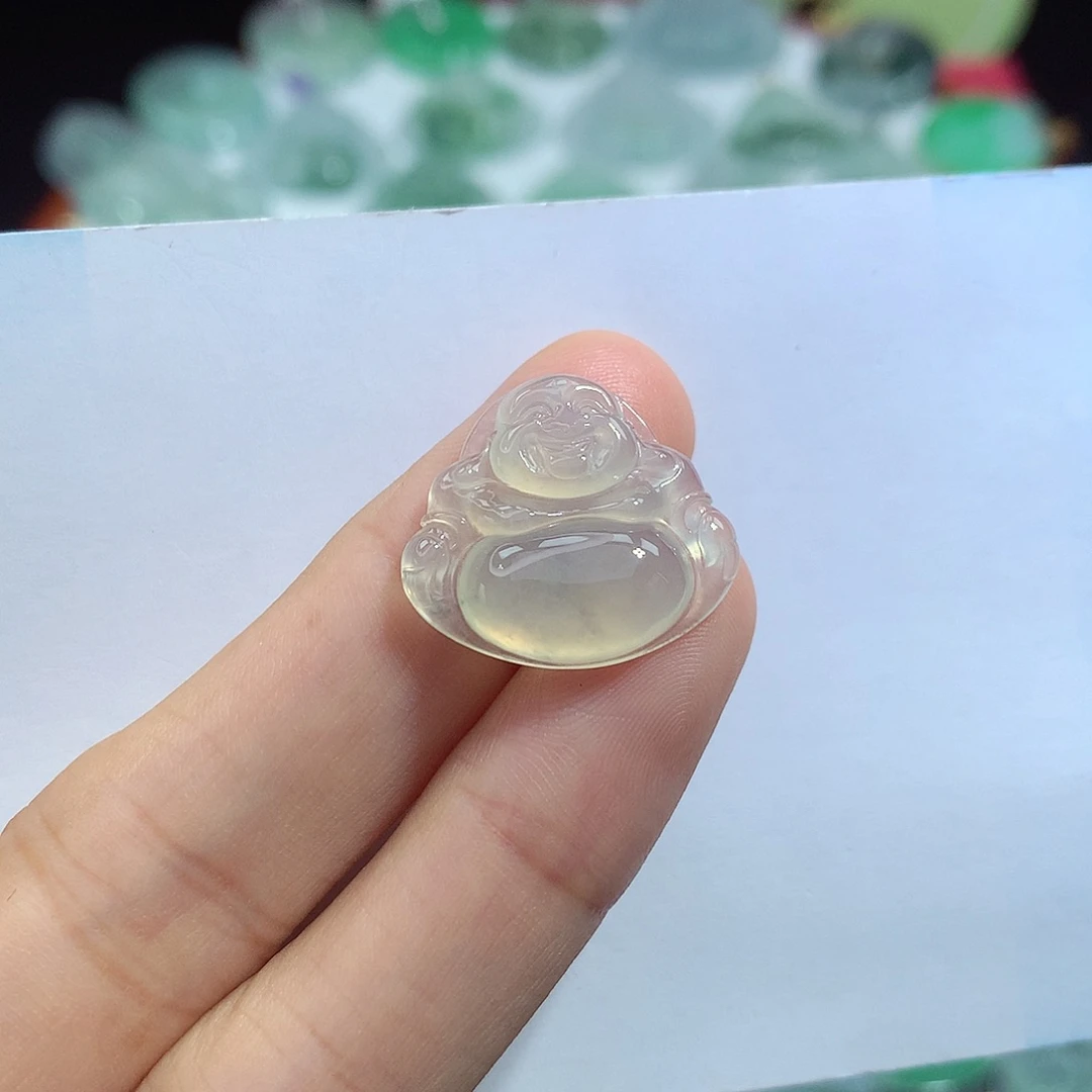 翡翠未镶嵌颈饰佛公