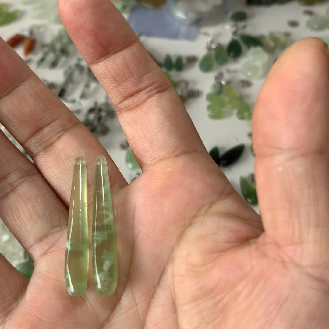 未镶嵌蛇纹石玉耳环