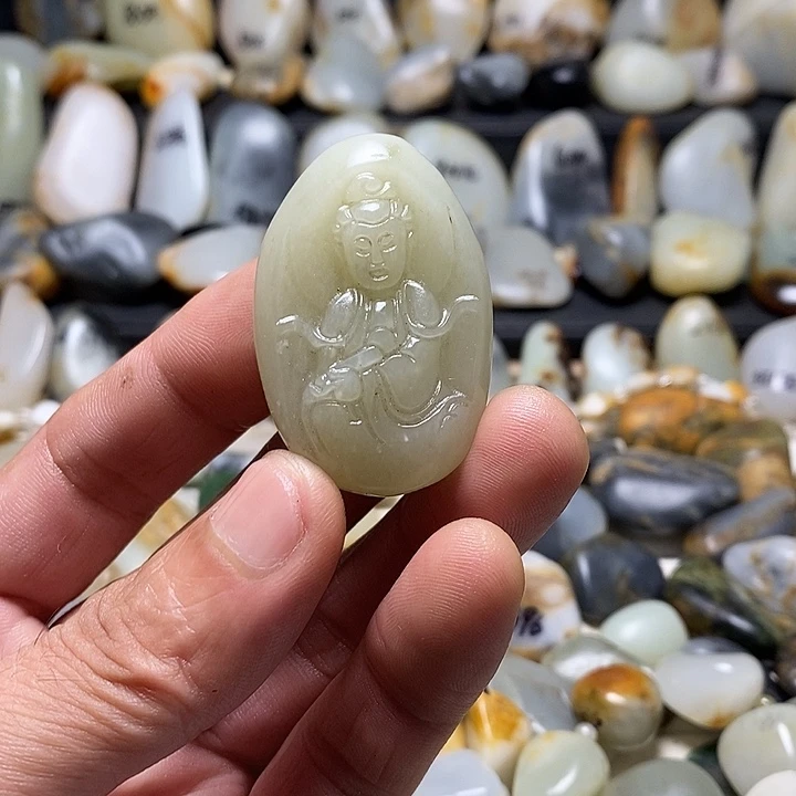 颈饰未镶嵌和田玉观音吊坠