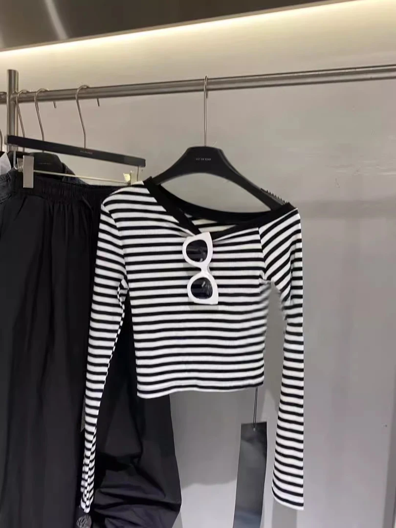 一字肩露肩条纹长袖t恤女秋季内搭打底衫高级感修身辣妹斜肩上衣