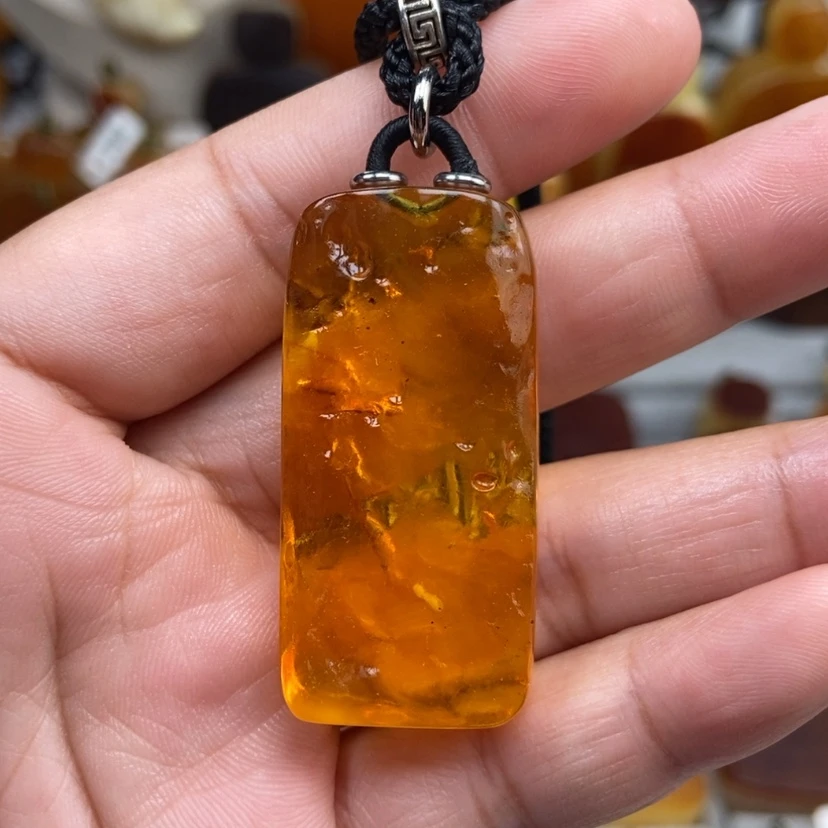 【闪购商品】琥珀颈饰未镶嵌