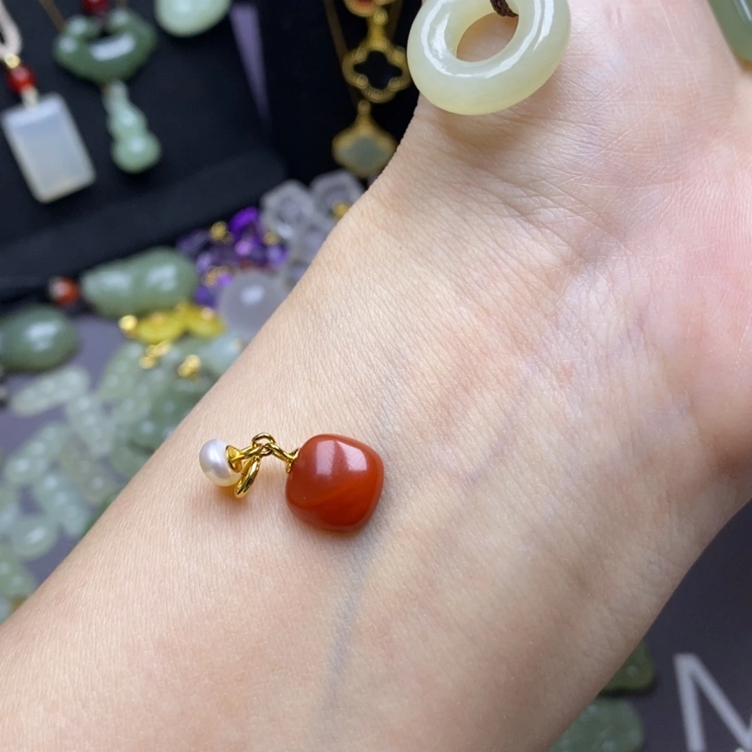 晓***）和田玉未镶嵌颈饰