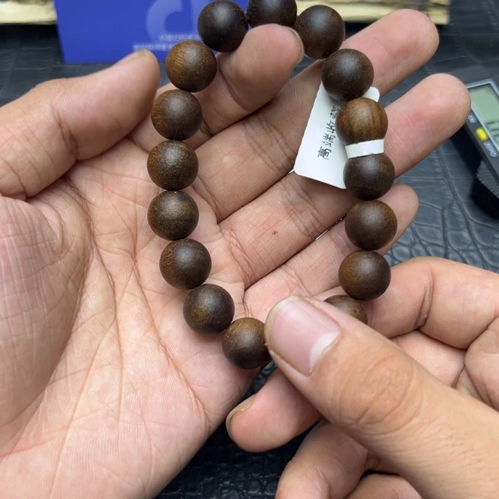 沉香碎屑沉香昆仑梅格