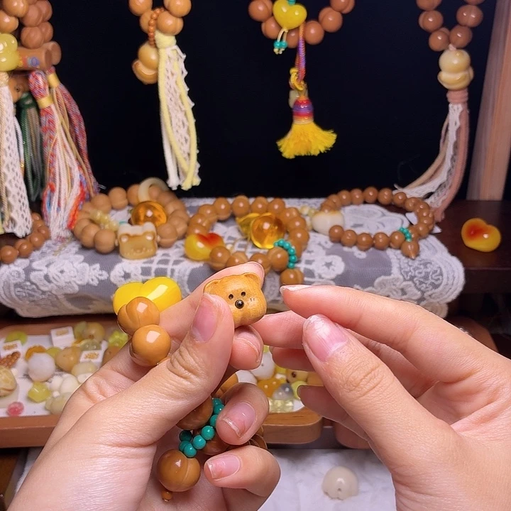 超***人吊坠猴头核桃配饰差价