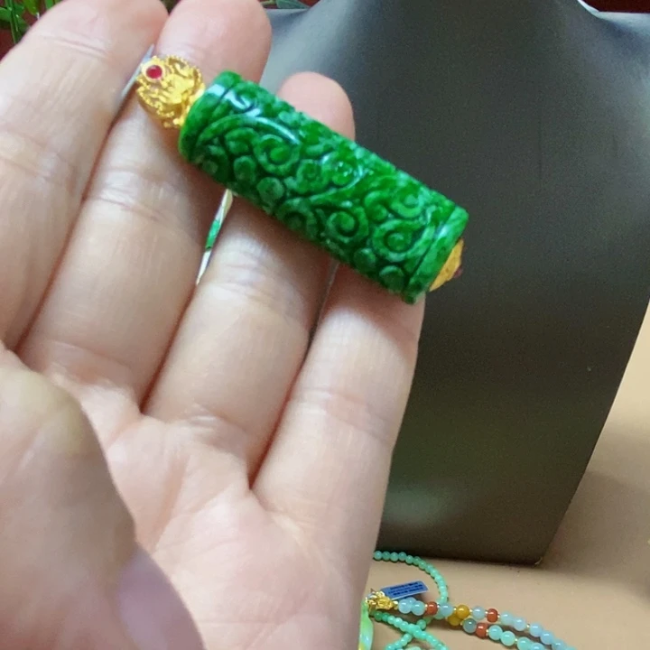 翡翠未镶嵌颈饰吊坠