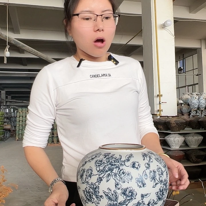景德镇陶瓷花瓶工厂