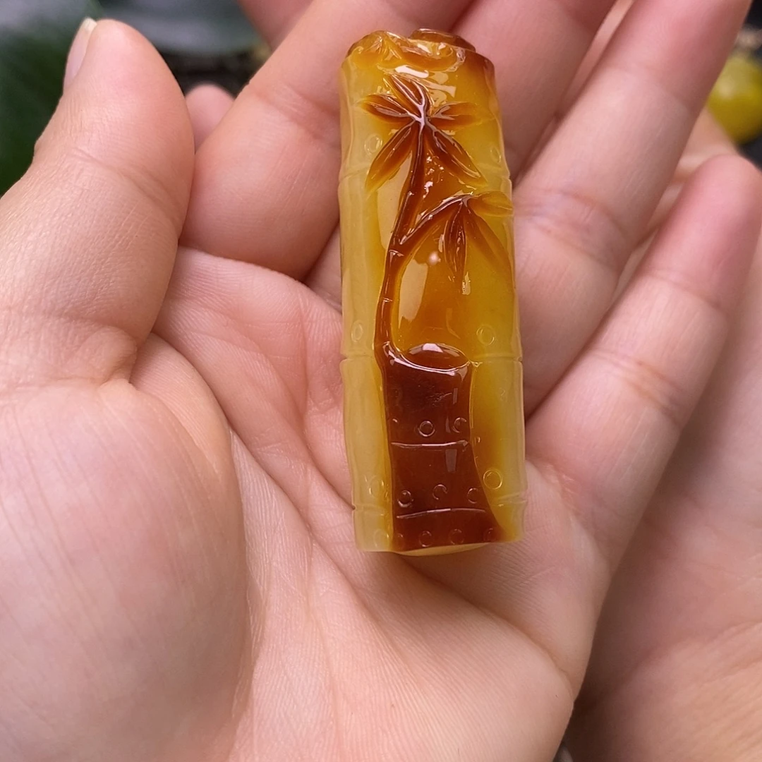 蜜蜡未镶嵌珠宝奇石