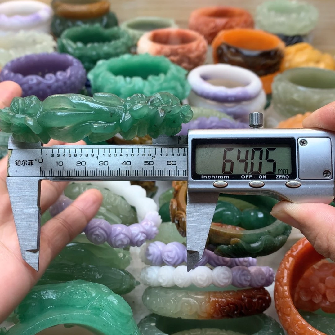 未镶嵌手镯石英质玉