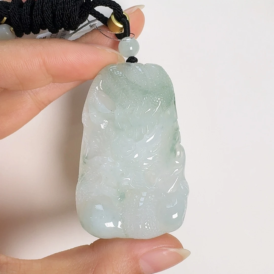 翡翠颈饰未镶嵌龙牌