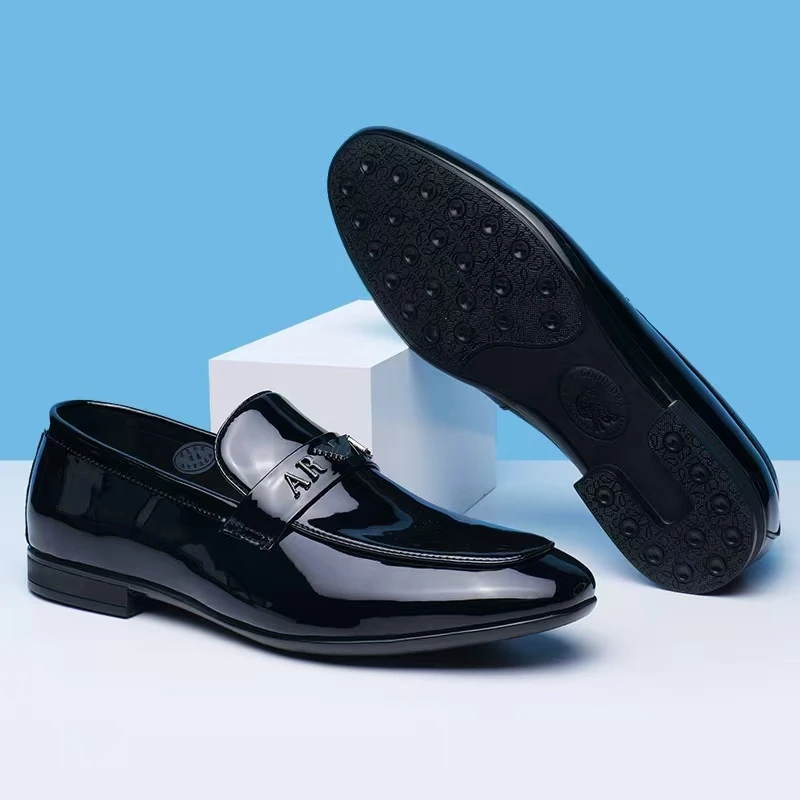 广州新款亮面休闲男鞋