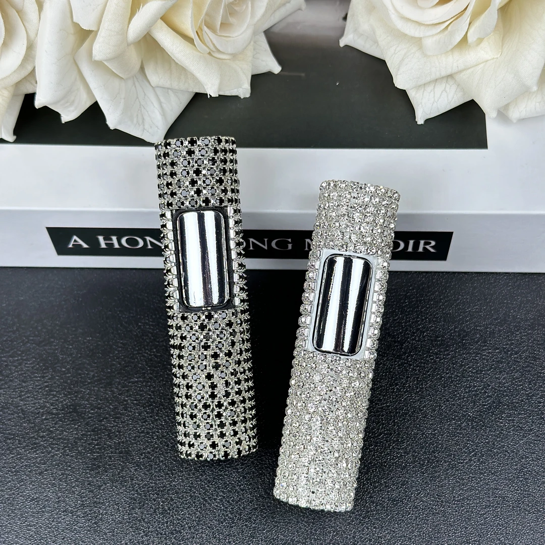 苏苏原创高颜值镶钻轻奢女士打火机防风粉焰高级耐用送男女情侣礼