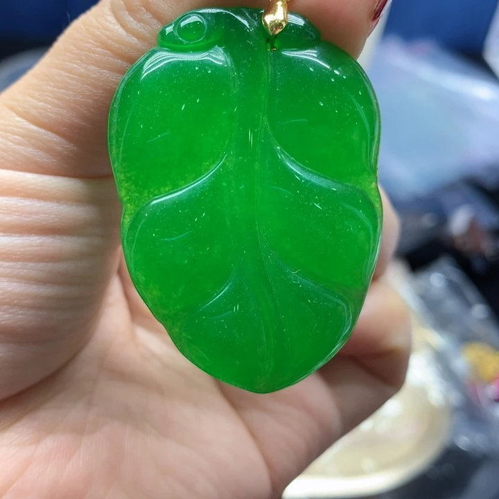 翡翠颈饰未镶嵌吊坠