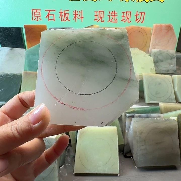 定制石英质玉（天山翠）手镯定制