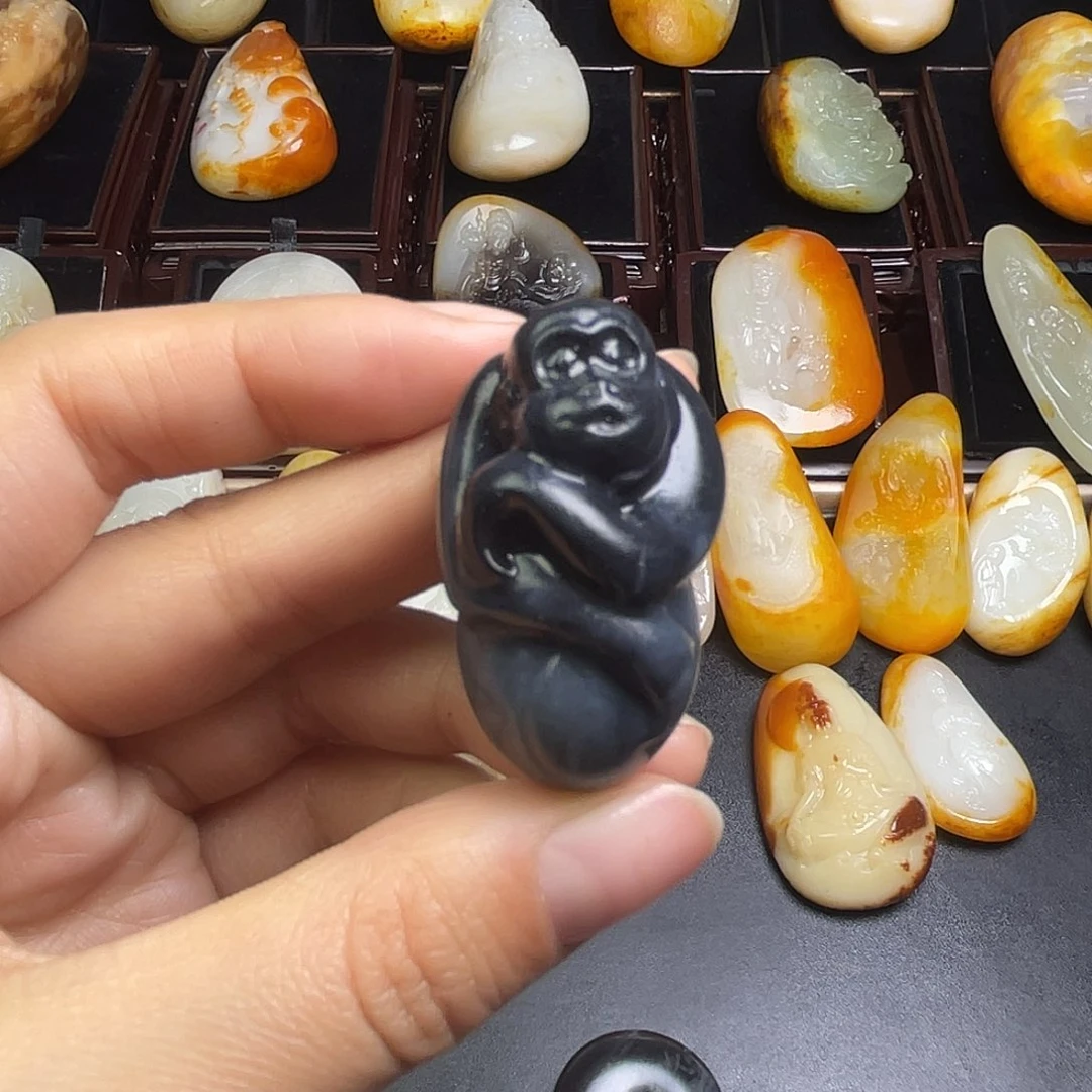 和田玉未镶嵌挂件