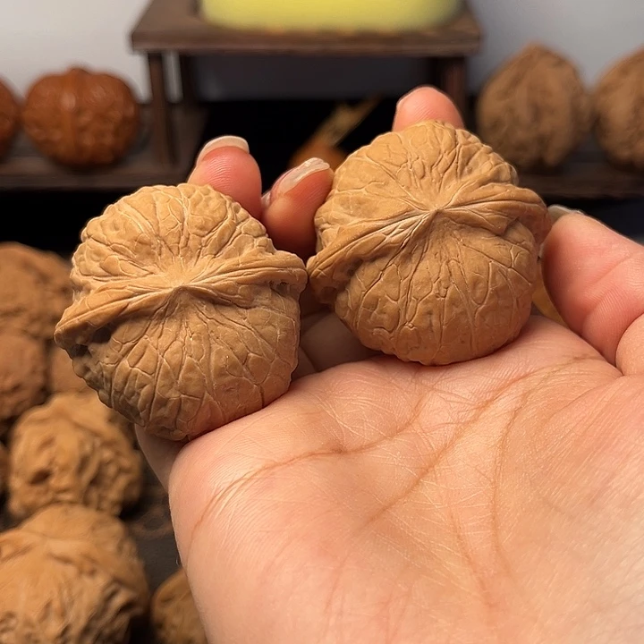 睿***粑文玩核桃吊坠南瓜墩