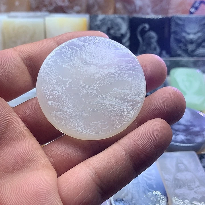 未镶嵌颈饰玛瑙/玉髓不****财