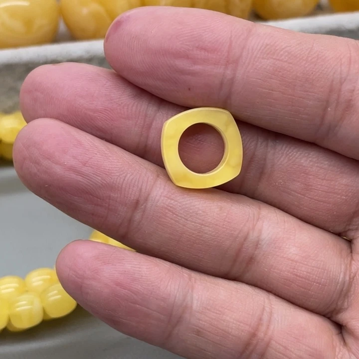 琥珀未镶嵌裸石跑环