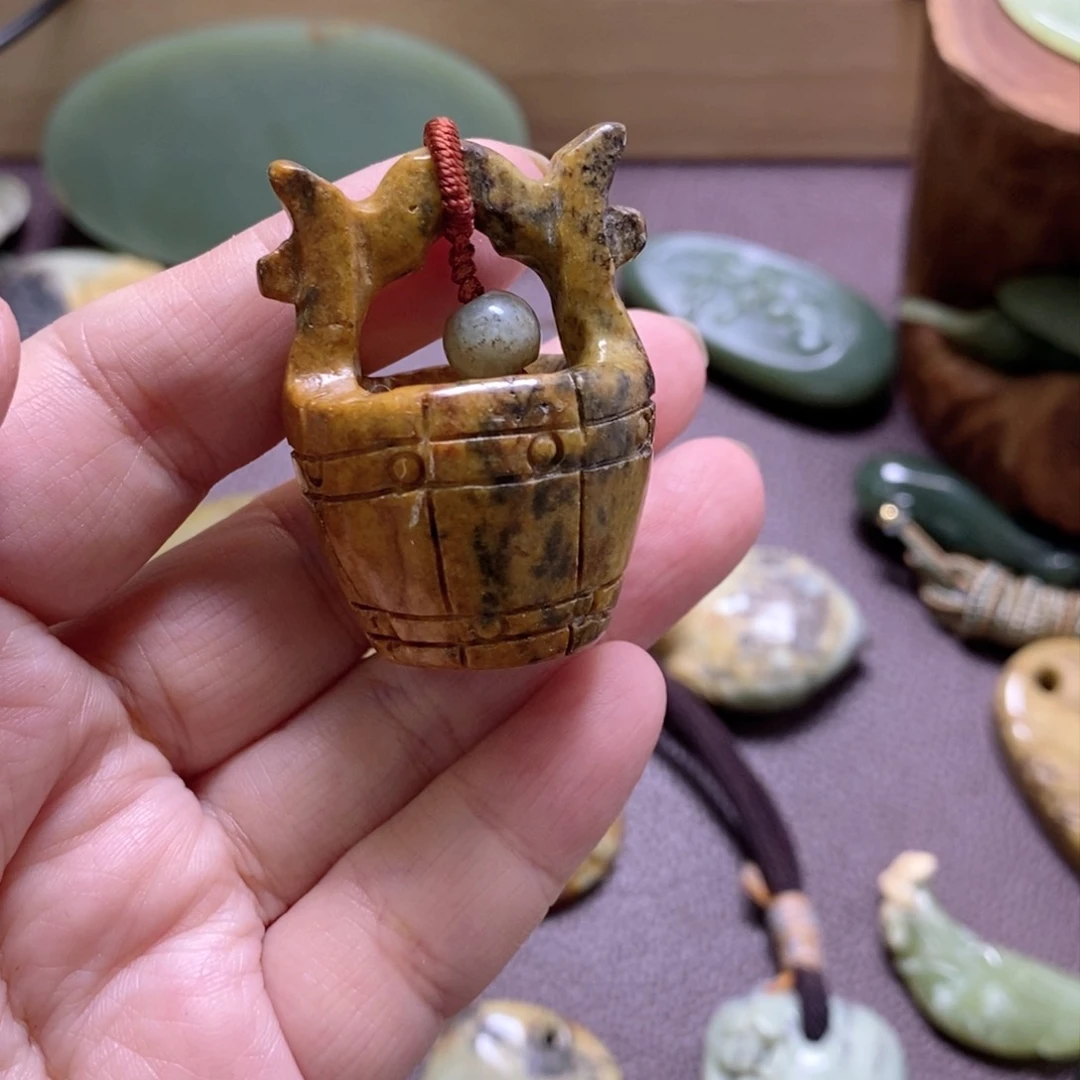 岫岩河磨玉（透闪石质玉）挂件未镶嵌