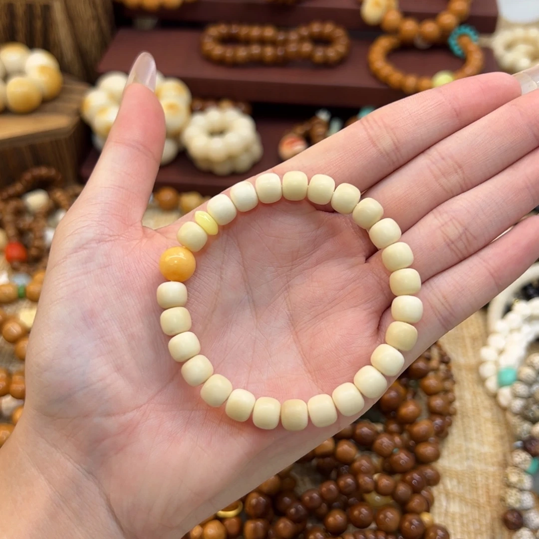 手串白玉菩提搭配圆珠