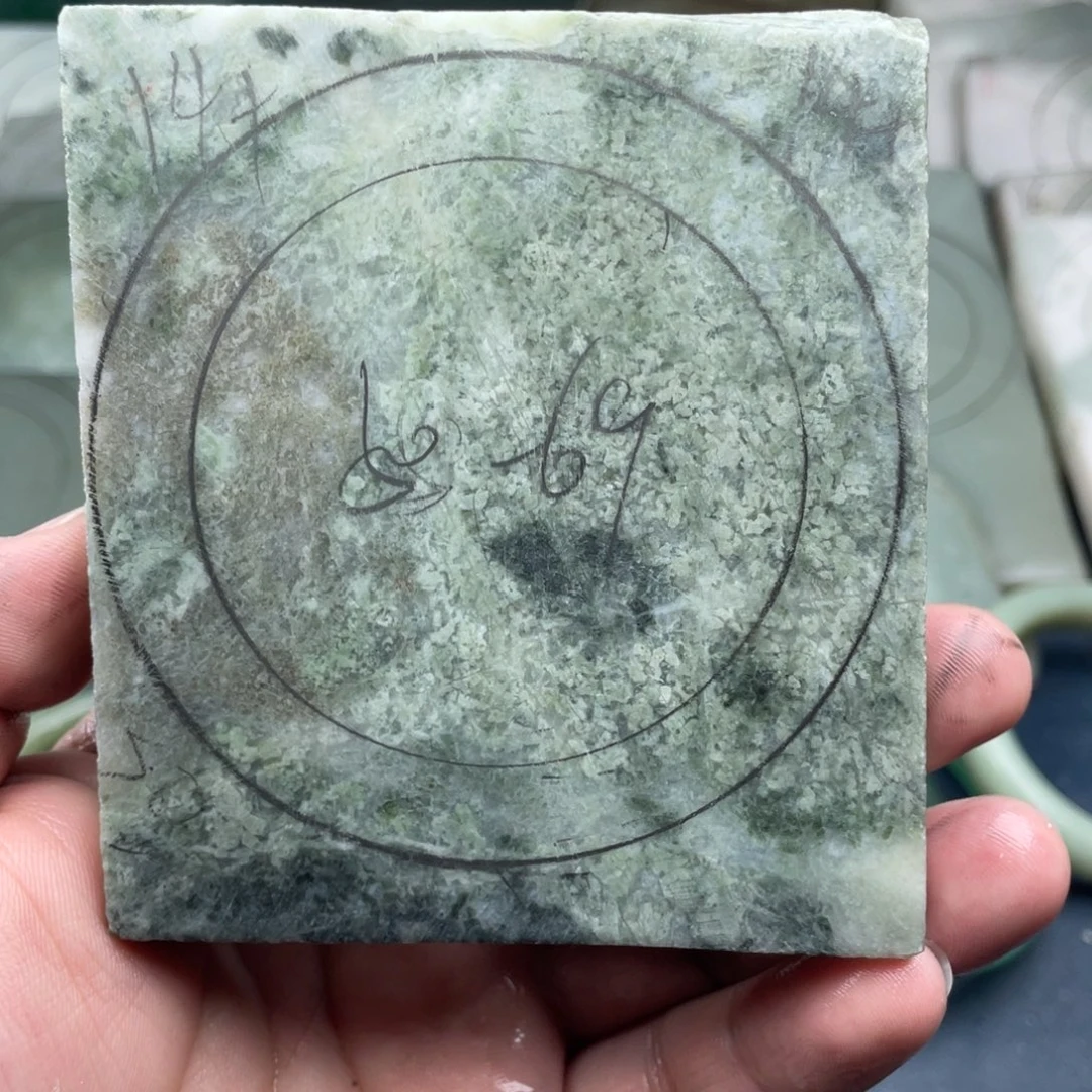 独山玉未镶嵌珠宝奇石定制手镯