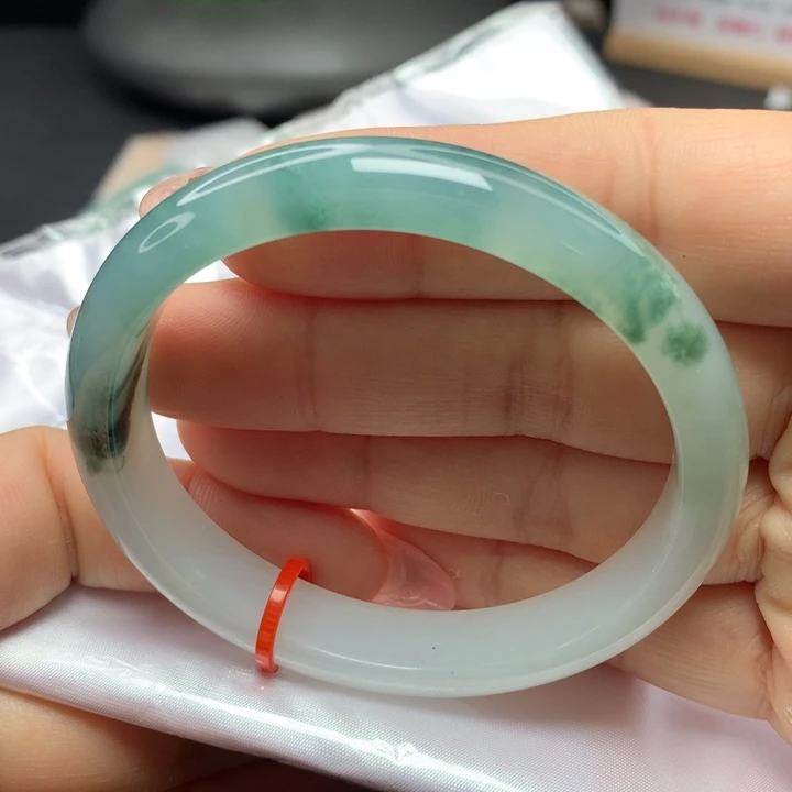 翡翠手镯（贵妃镯）未镶嵌55555656