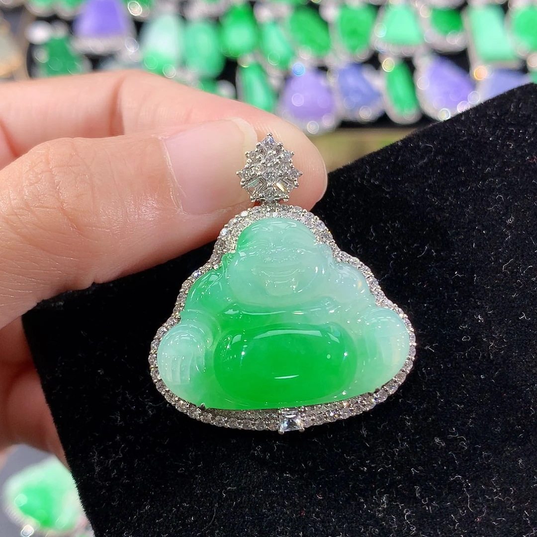 翡翠18K金镶嵌颈饰