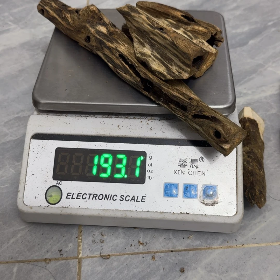 哈***呼沉香碎屑沉香绿绮楠沉香193克