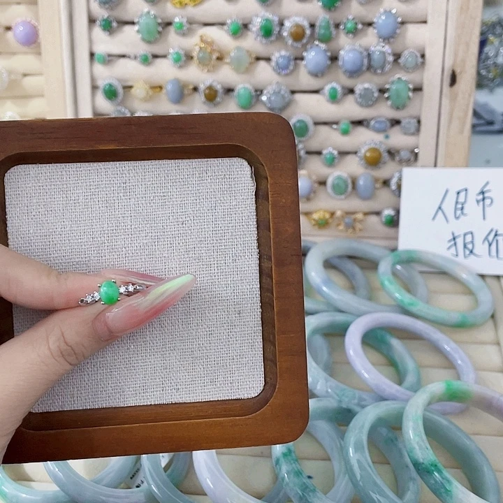 翡翠未镶嵌颈饰天然翡翠Ａ货