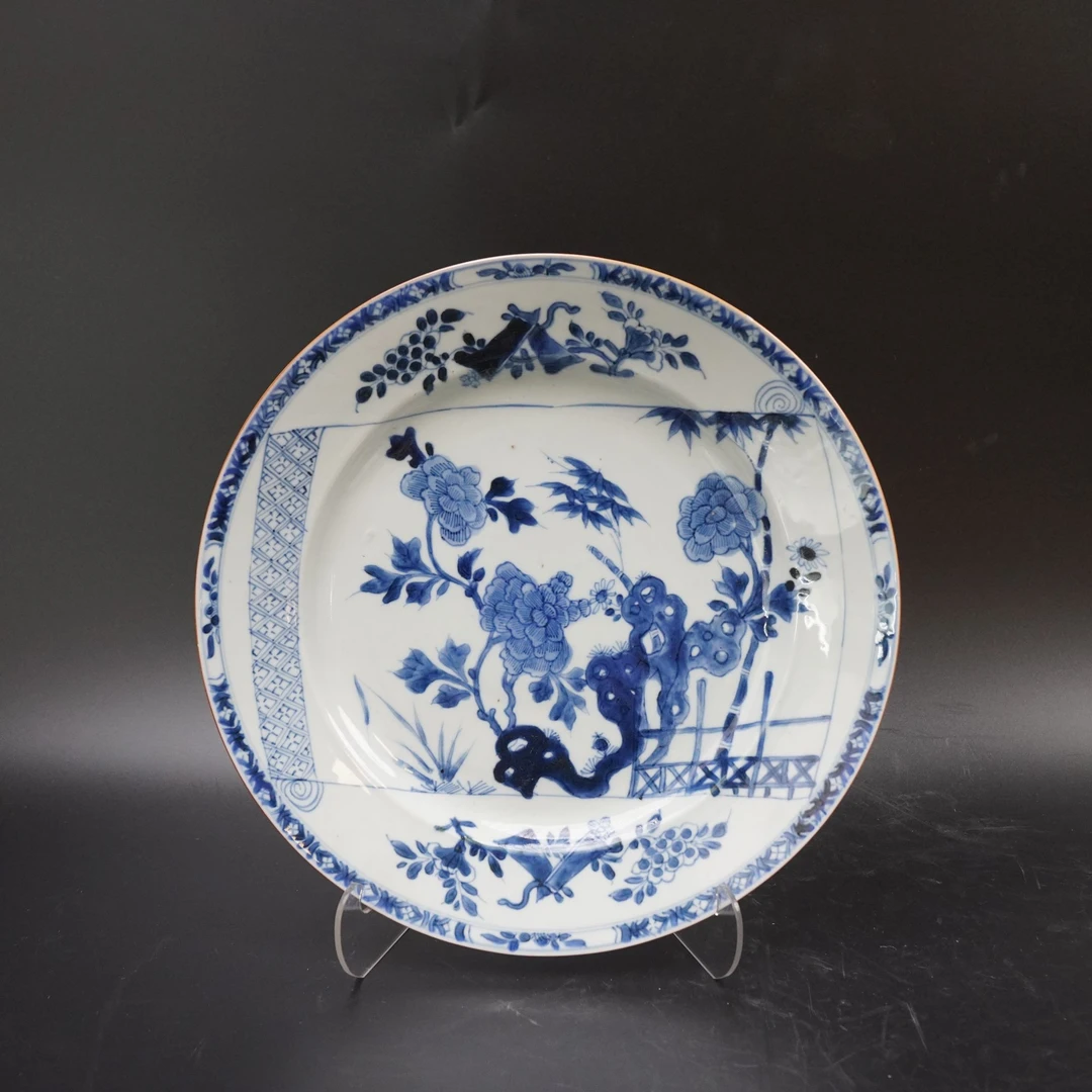 Lot.25071104-2清康熙青花洞石花卉纹赏盘 直径：约27.5cm