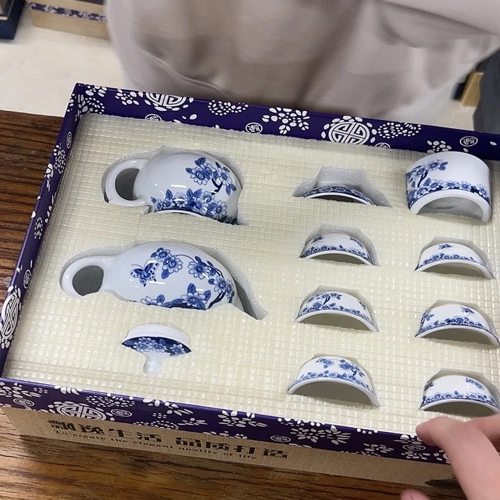 孤品茶具套装等。