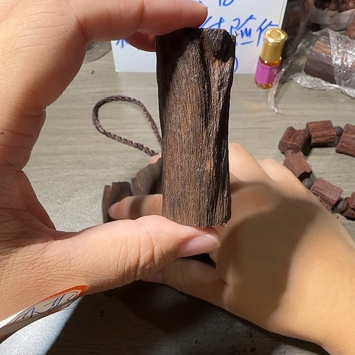 藤类j1降真香手把件（发其一）