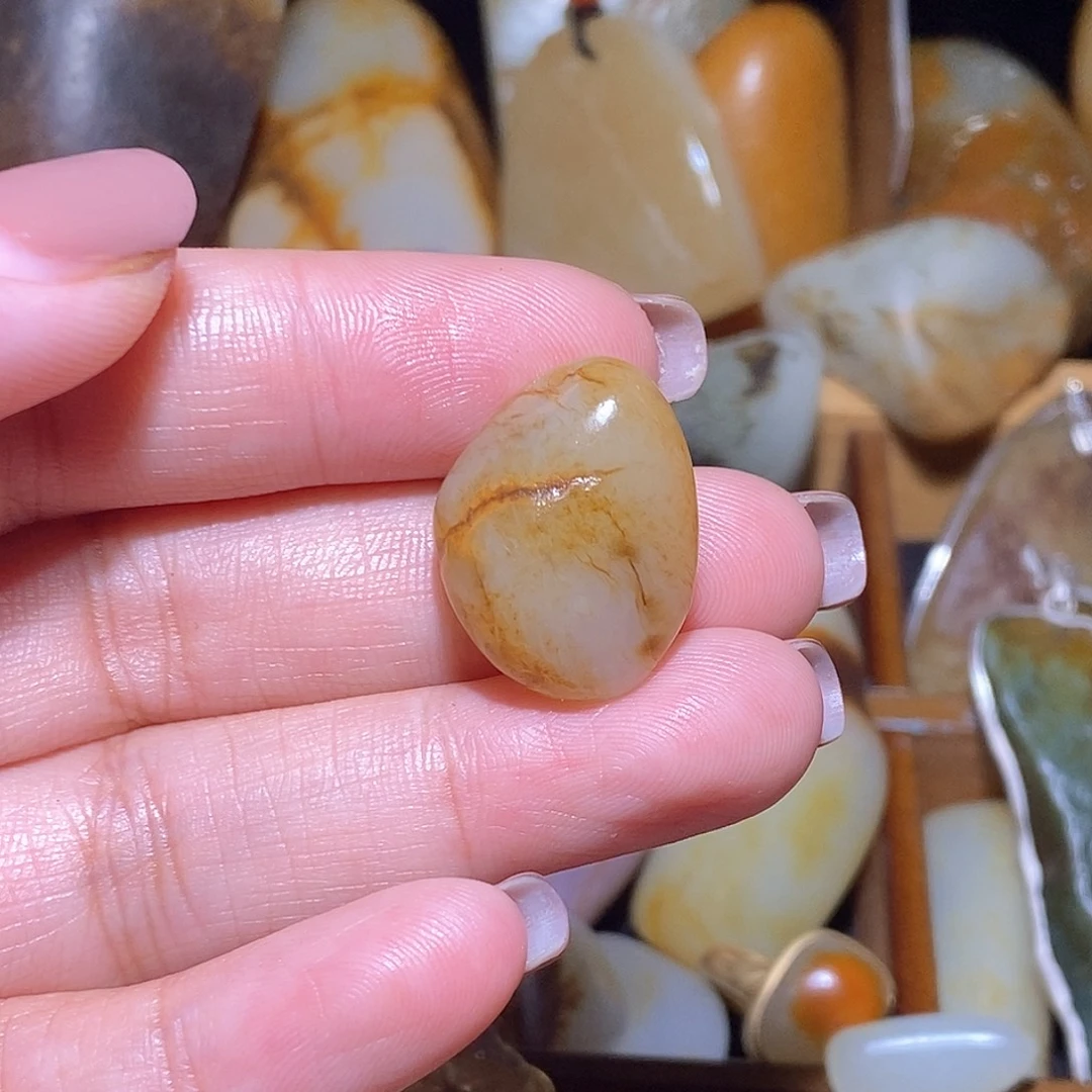 和田玉（糖玉）未镶嵌颈饰