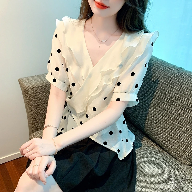 20252025年新款夏季高级设计感小众植绒波点短袖衬衫上衣女ins潮