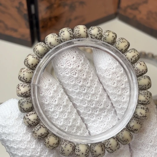 星月菩提手串贯穿