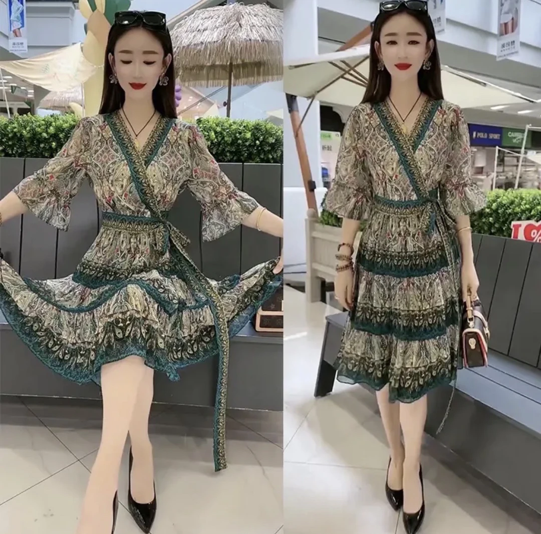 2025年新款夏季一片式民族风国潮风显瘦气质连衣裙减龄复古碎花女