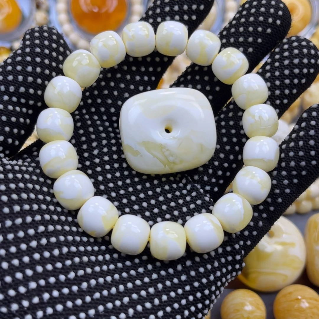 琥珀未镶嵌手串同料瓷白花老邢手串12mm+瓷白藏扣