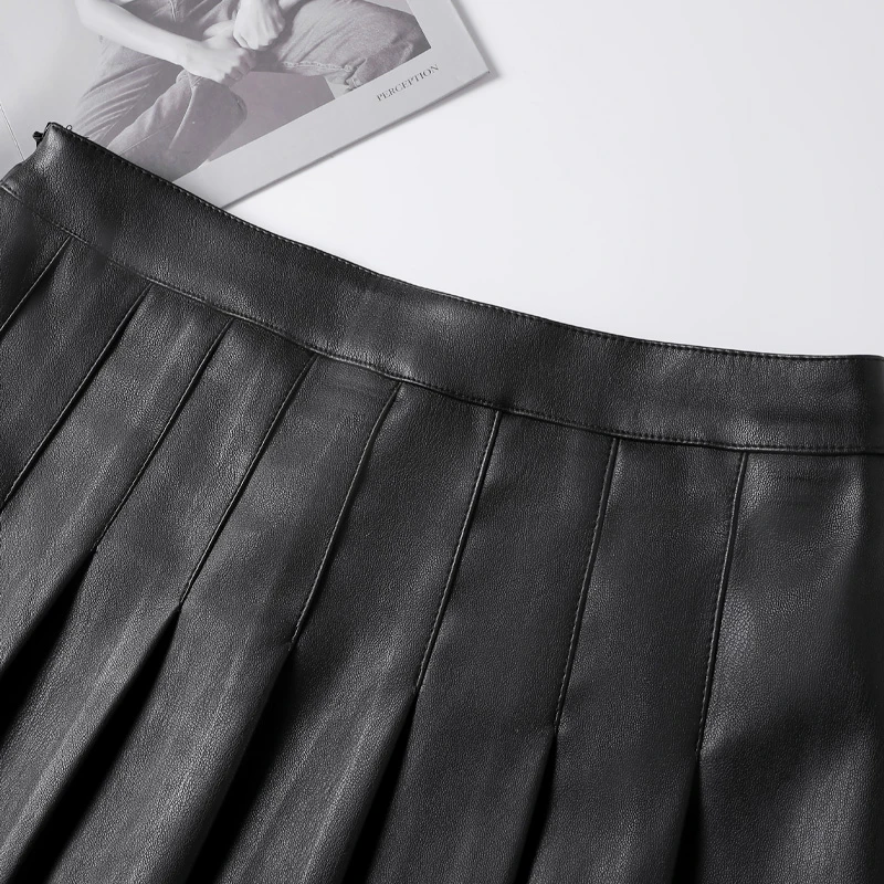 2025春季新款半身裙高腰A字短百褶裙羊纹皮伞裙纯皮皮裙女