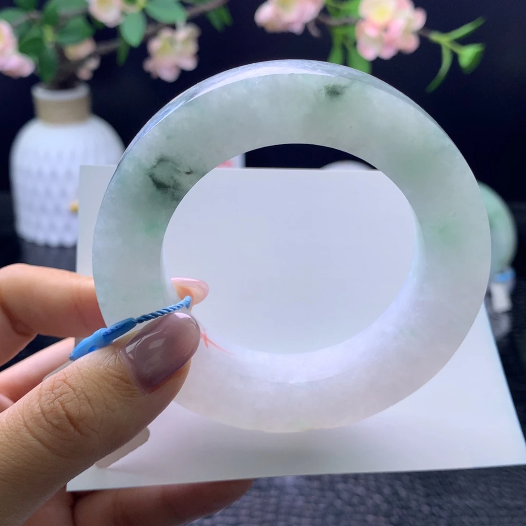 定制翡翠未镶嵌手镯